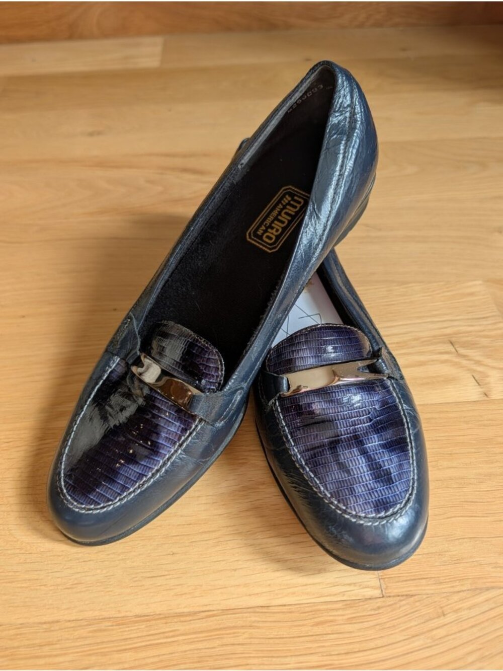 Munro American Navy Blue Snakeskin Loafers, Size 9